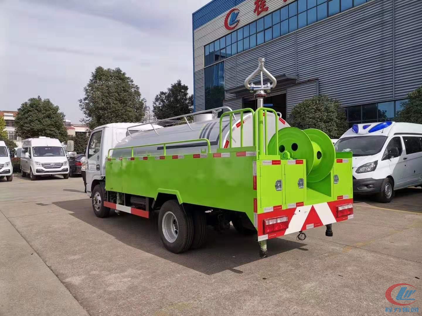 國(guó)六多利卡疏通車(chē)