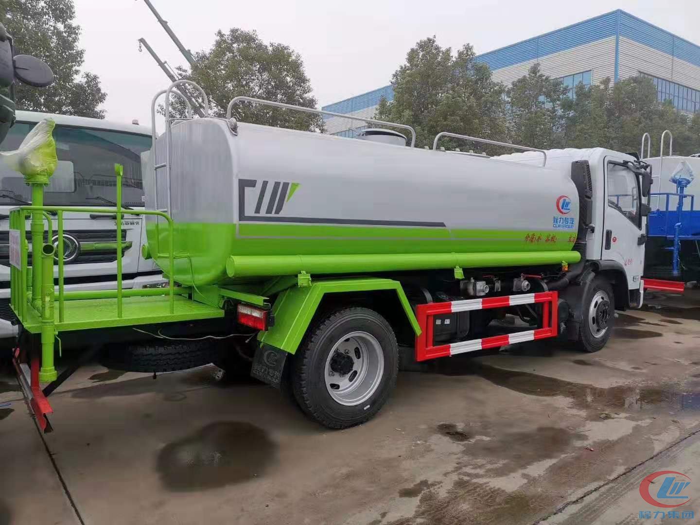 九方灑水車(chē)